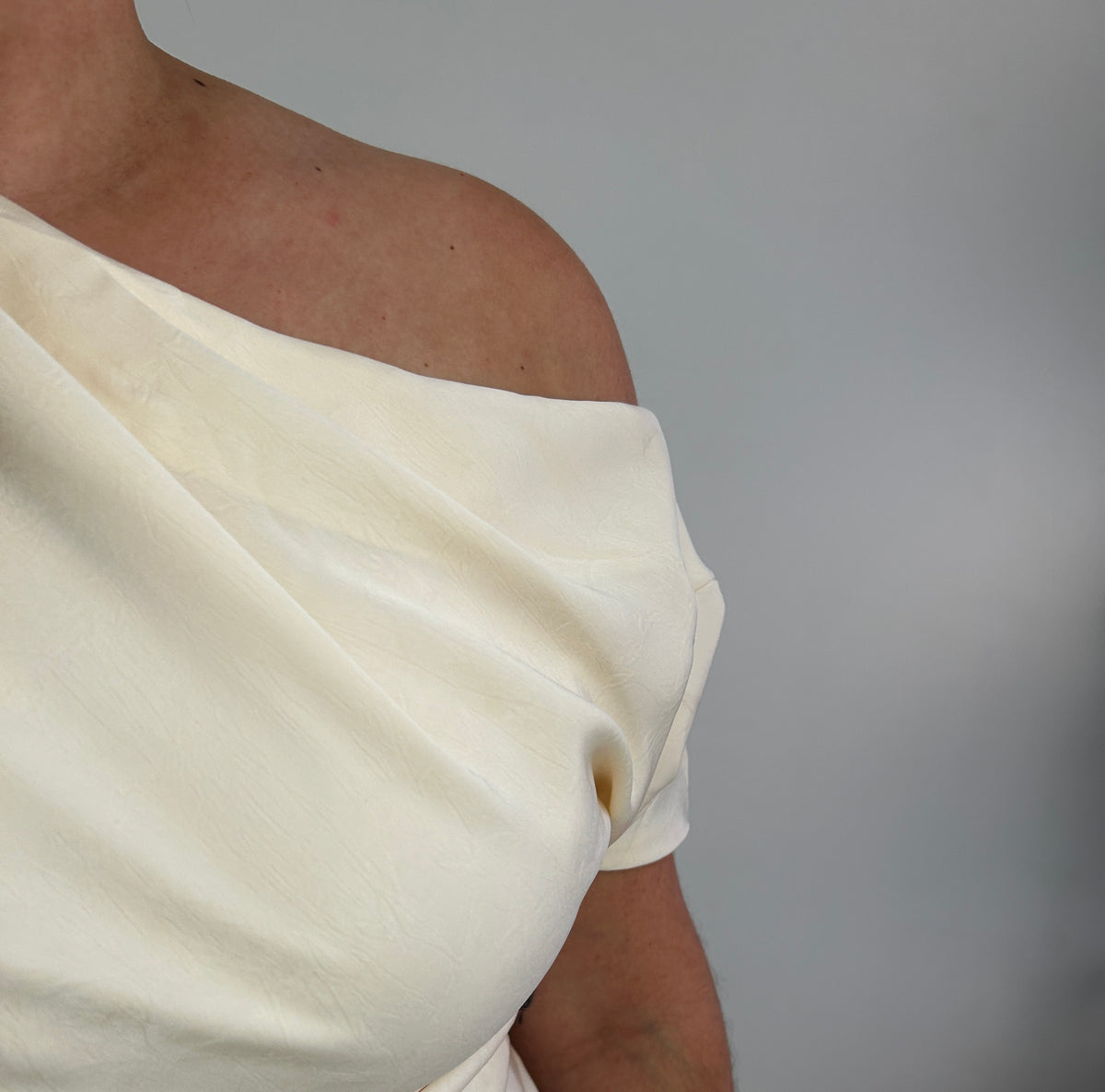 Valerie One shoulder Top - Ivory – view 4
