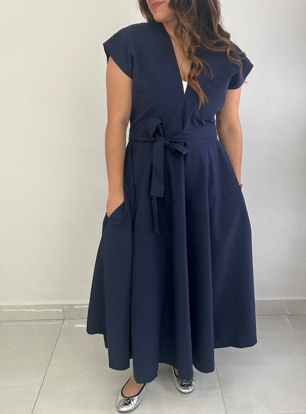 Tessa Midi Dress - Navy – view 3