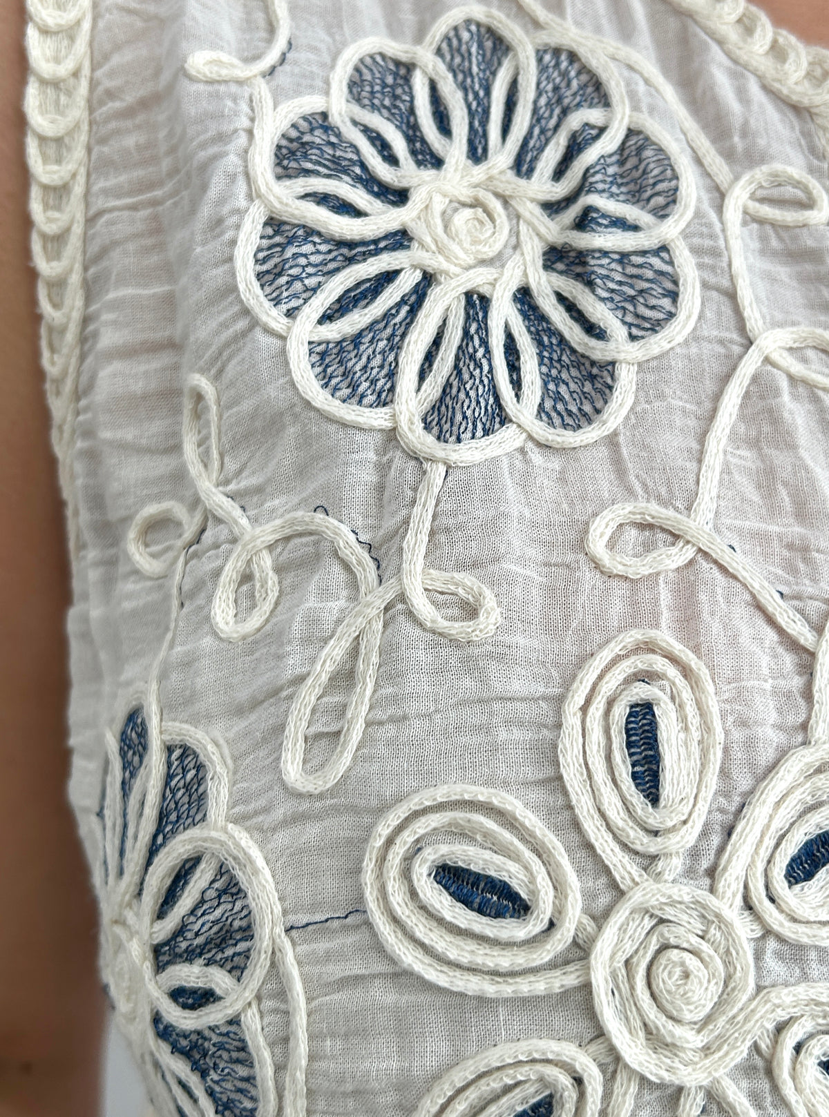 Lucille Embroidery Top ā view 6