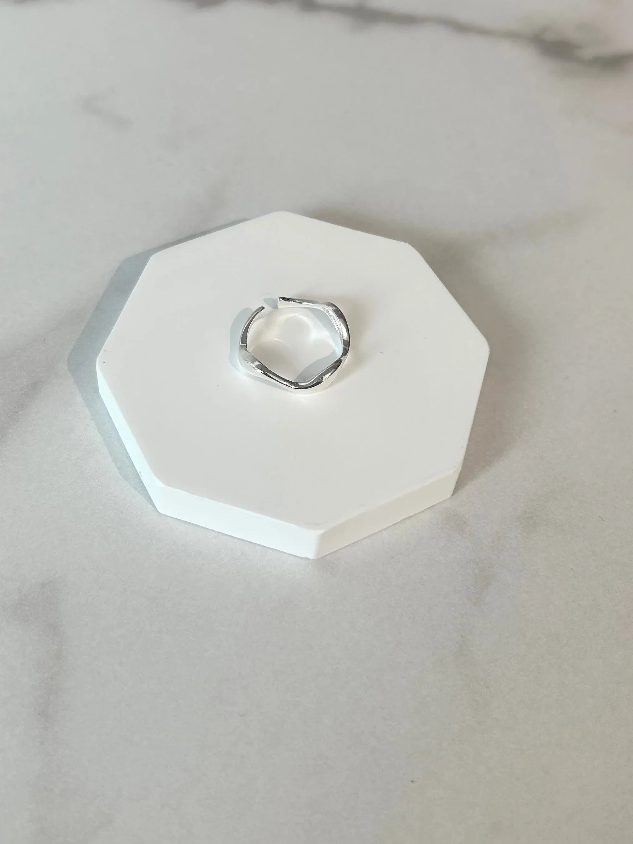 Amada Ring - Cuevas Closet -