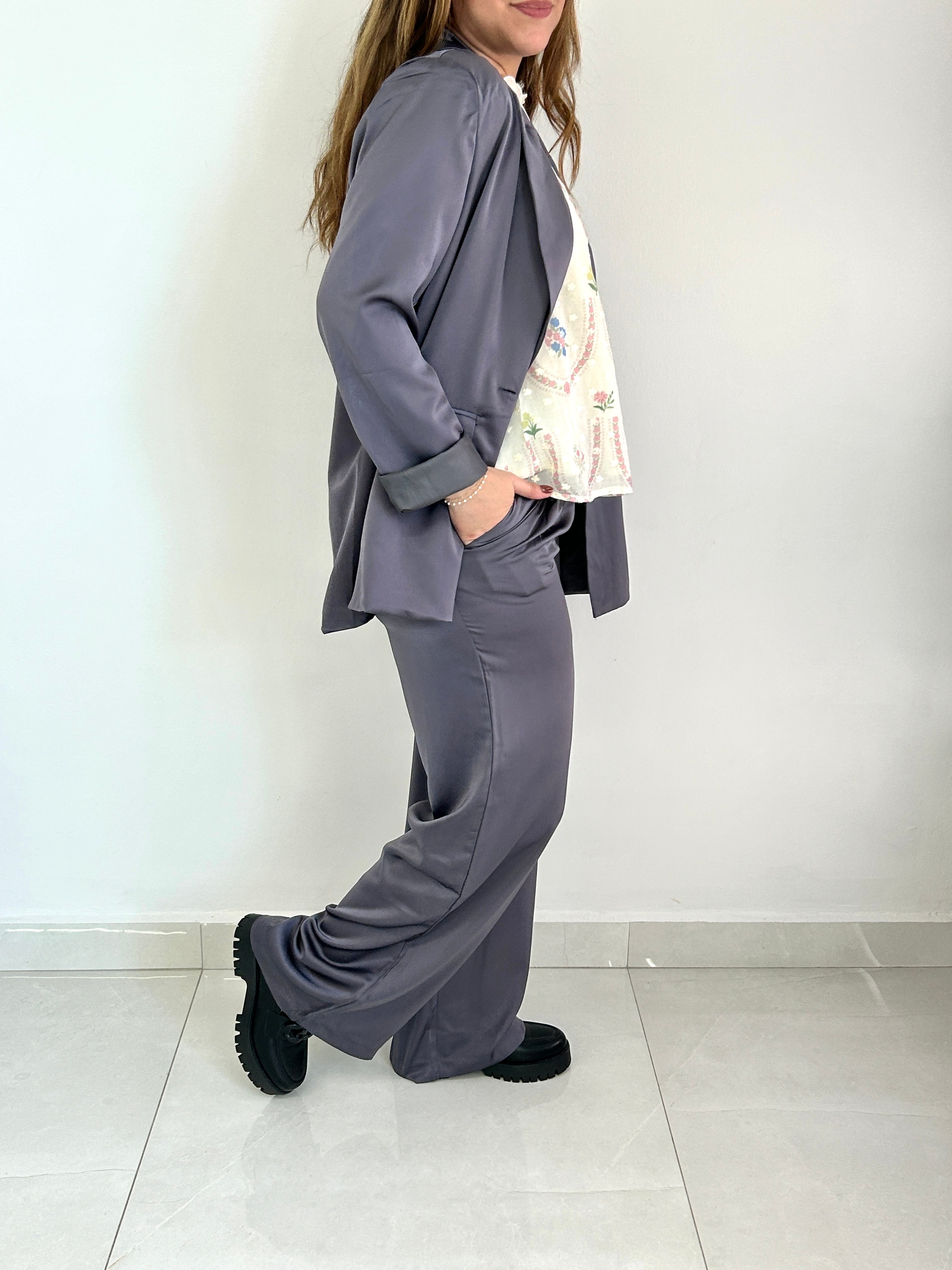 Andy Blazer - Cuevas Closet -