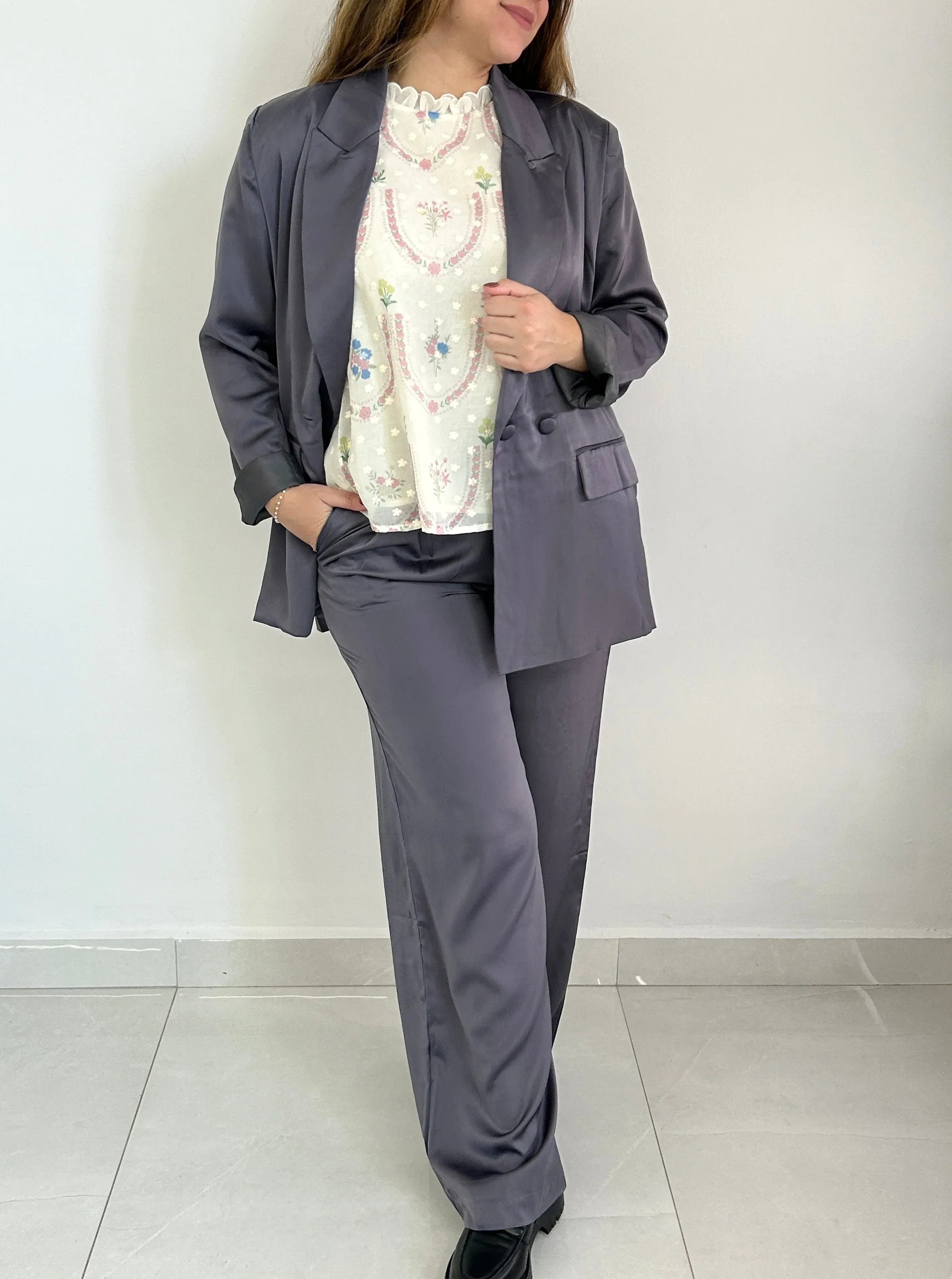 Andy Blazer - Cuevas Closet -