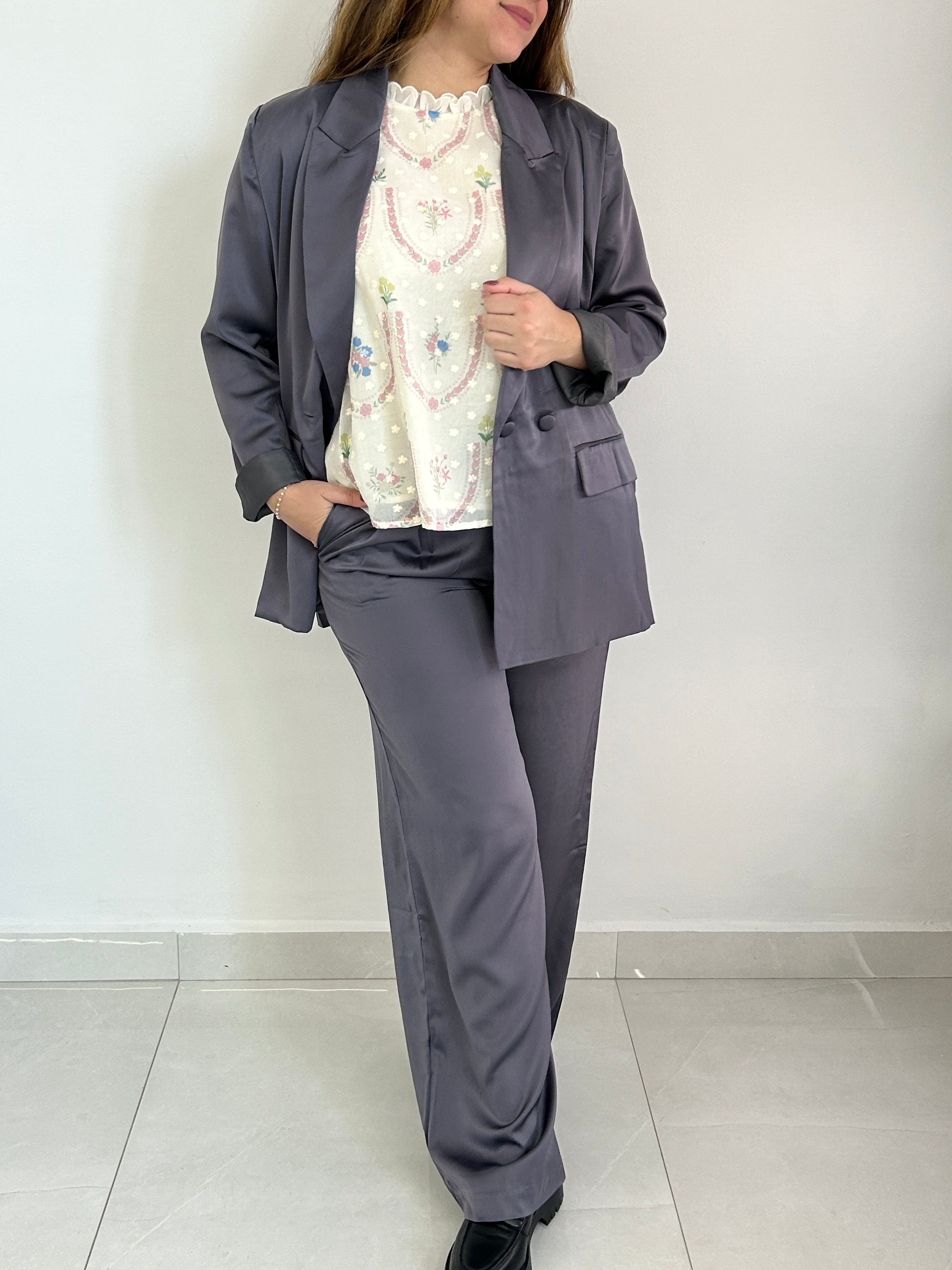 Andy Blazer - Cuevas Closet -