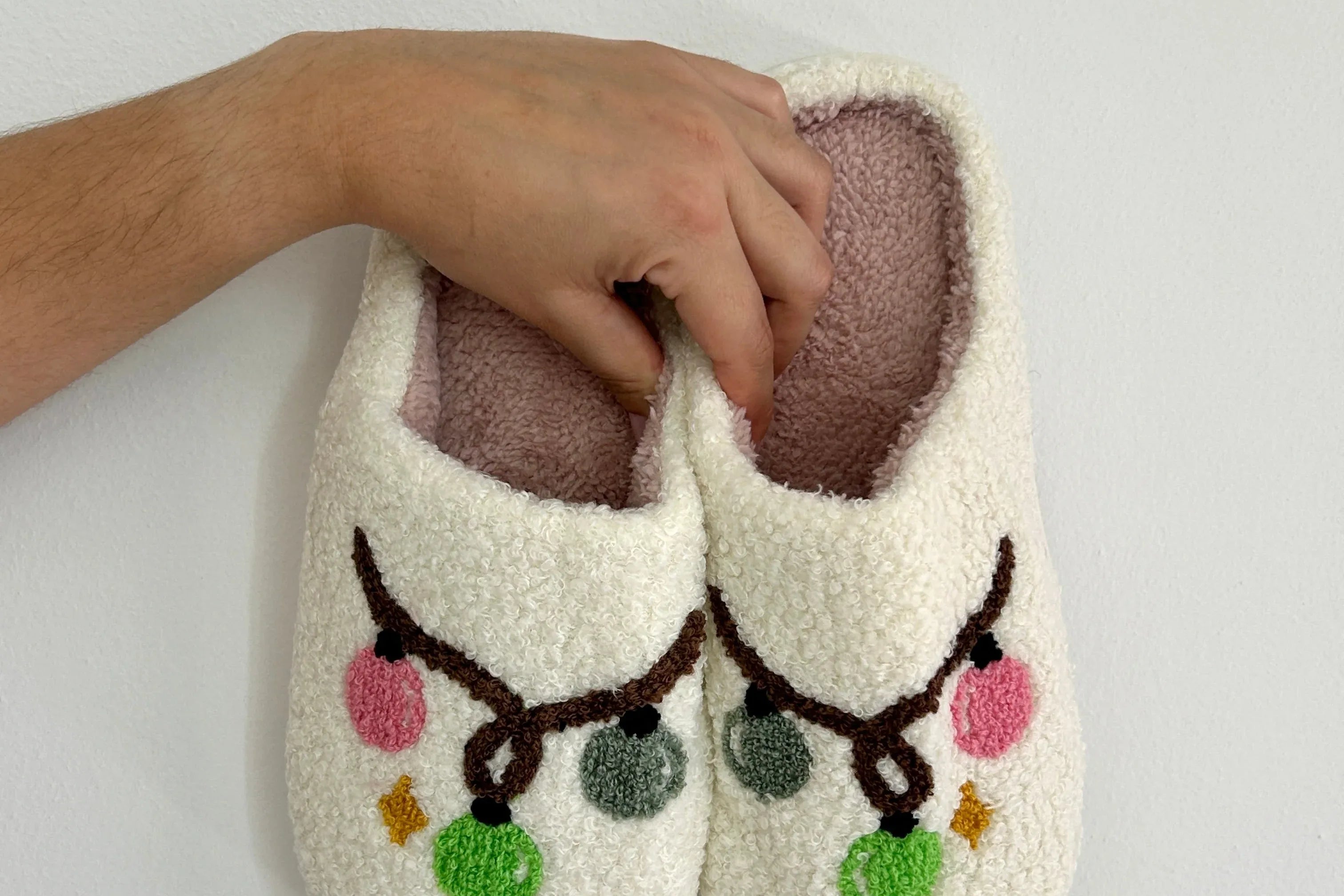 Christmas Slippers - Cuevas Closet - Accessories
