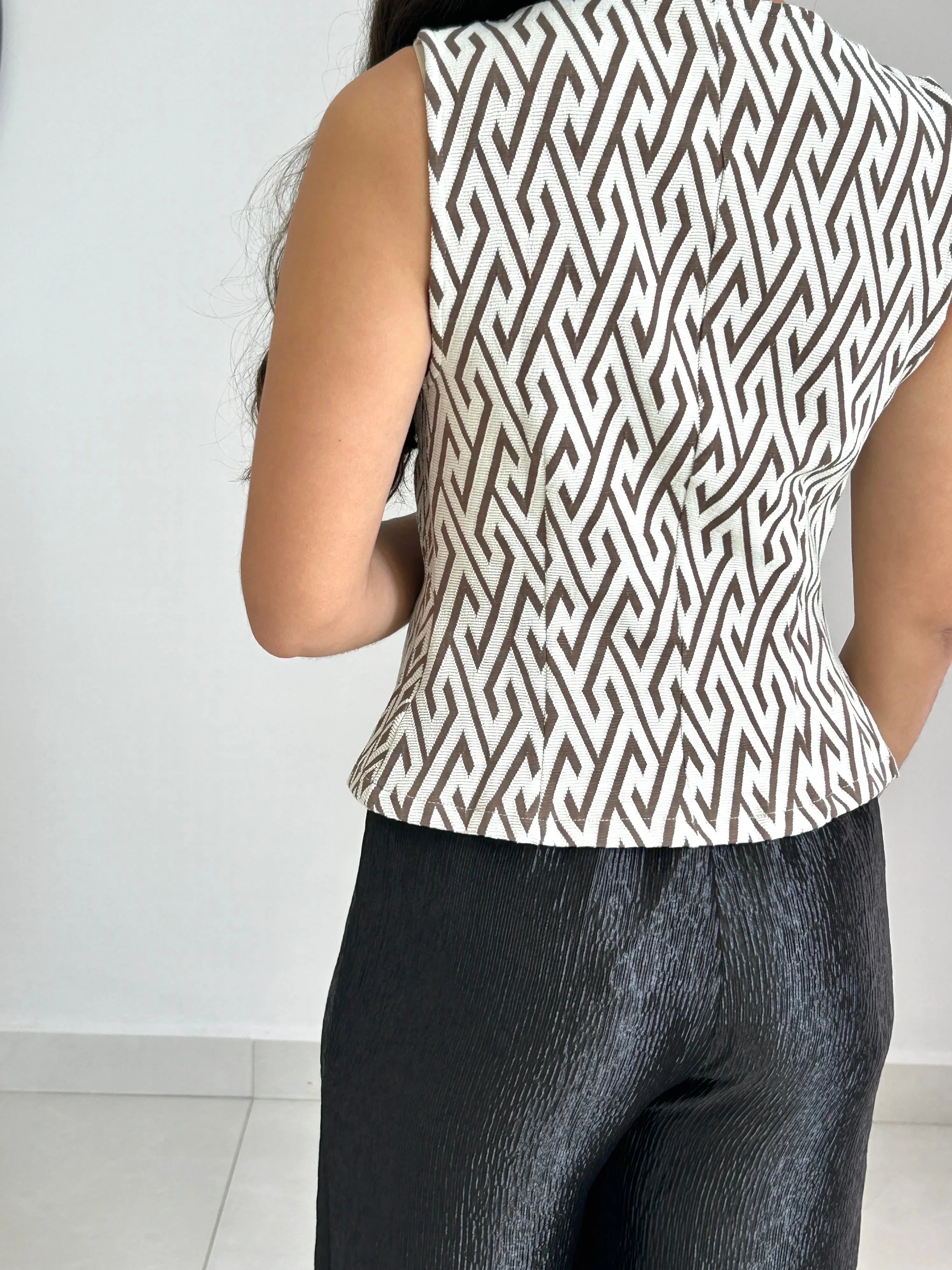 Emma Vest - Cuevas Closet - Tops