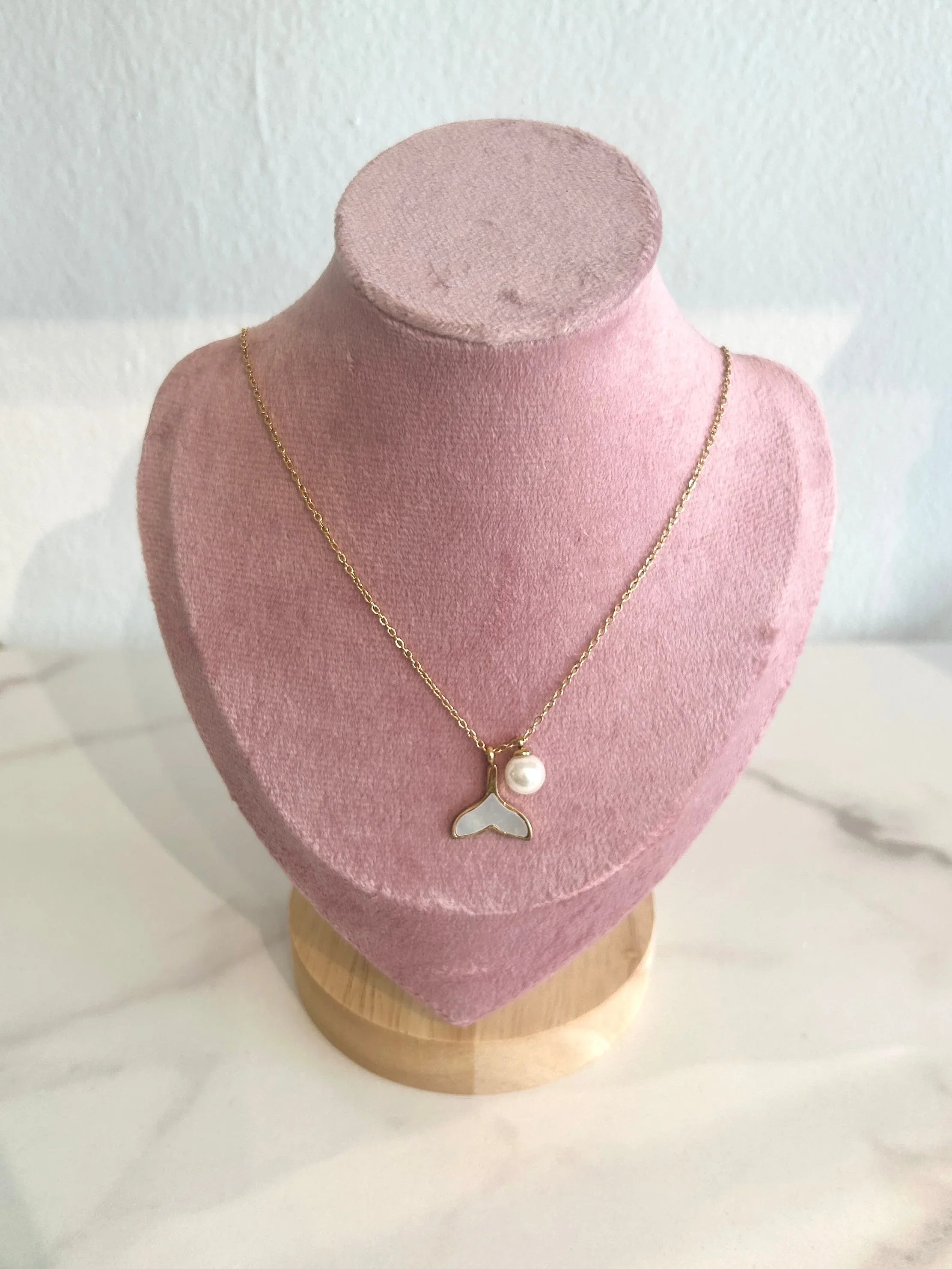 Golden Tail Necklace - Cuevas Closet -