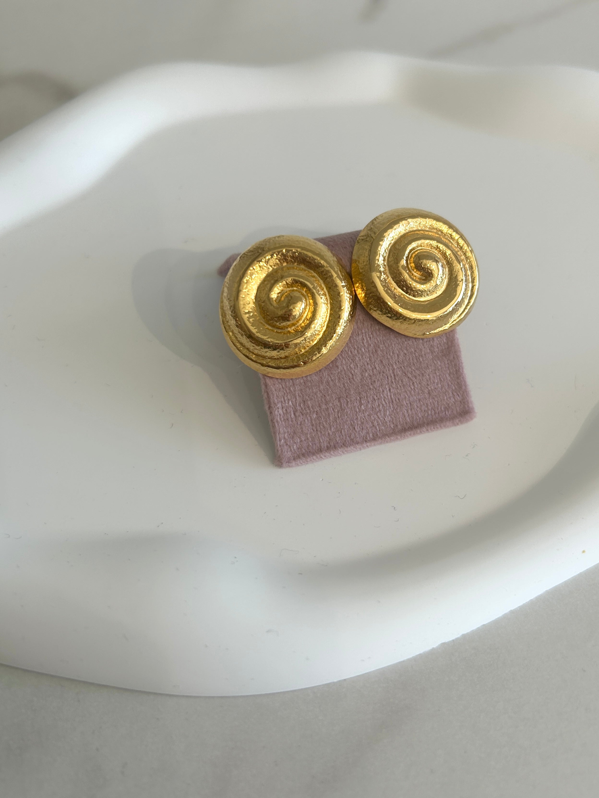 Mira Bay Stud - Cuevas Closet -