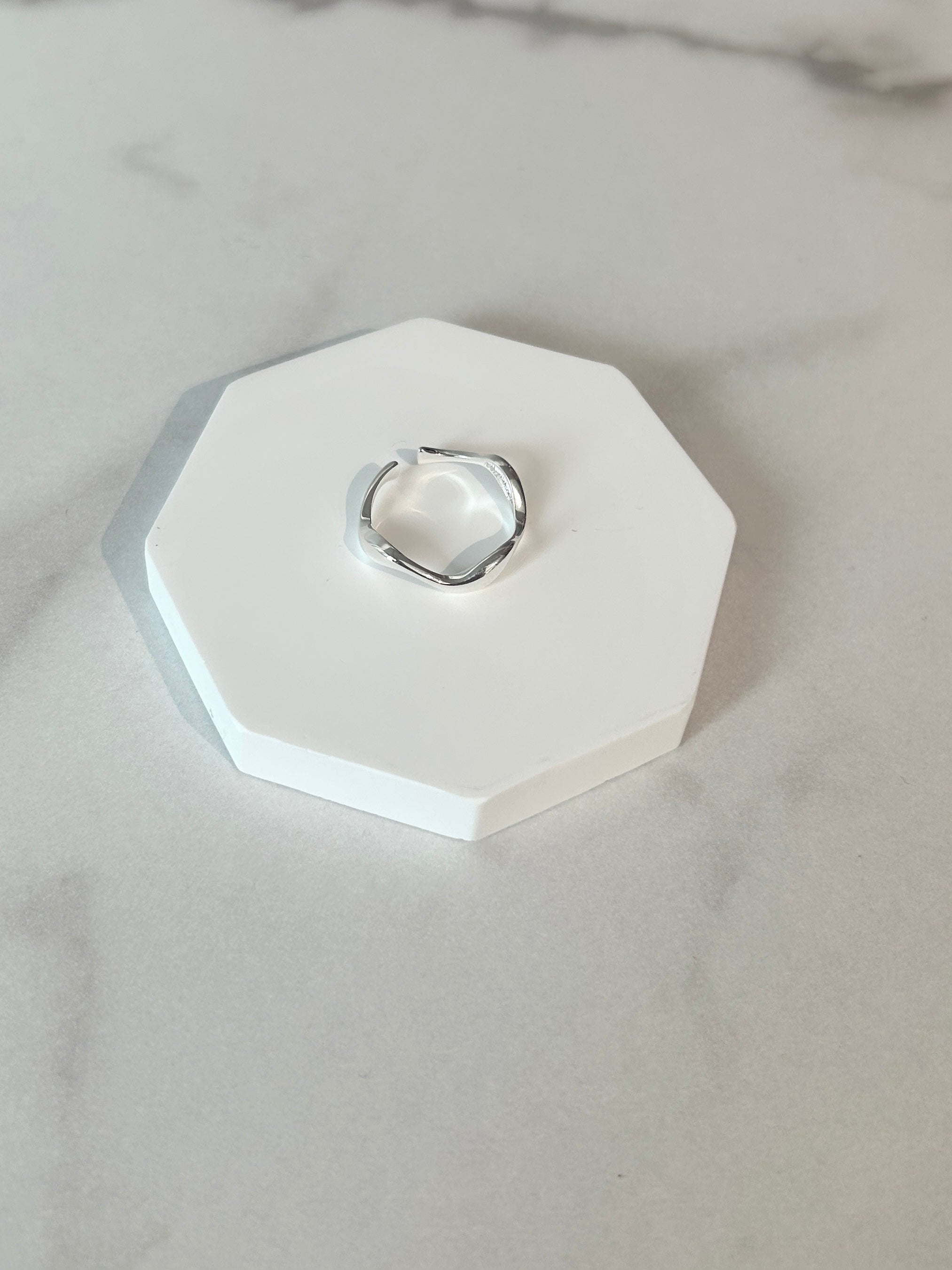 Amada Ring - Cuevas Closet - 