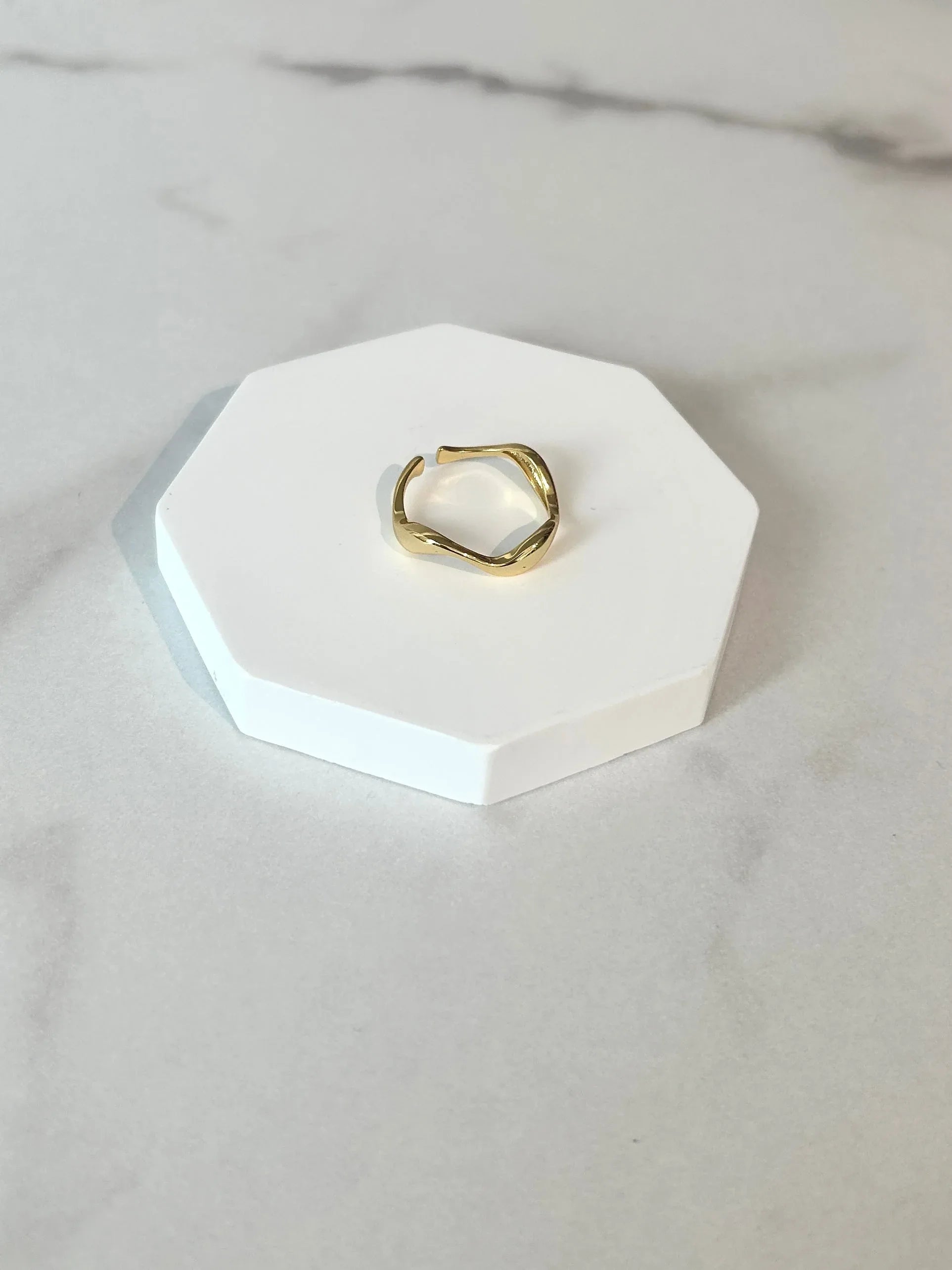 Amada Ring - Cuevas Closet - 