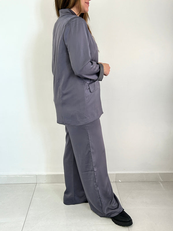 Andy Blazer - Cuevas Closet - 