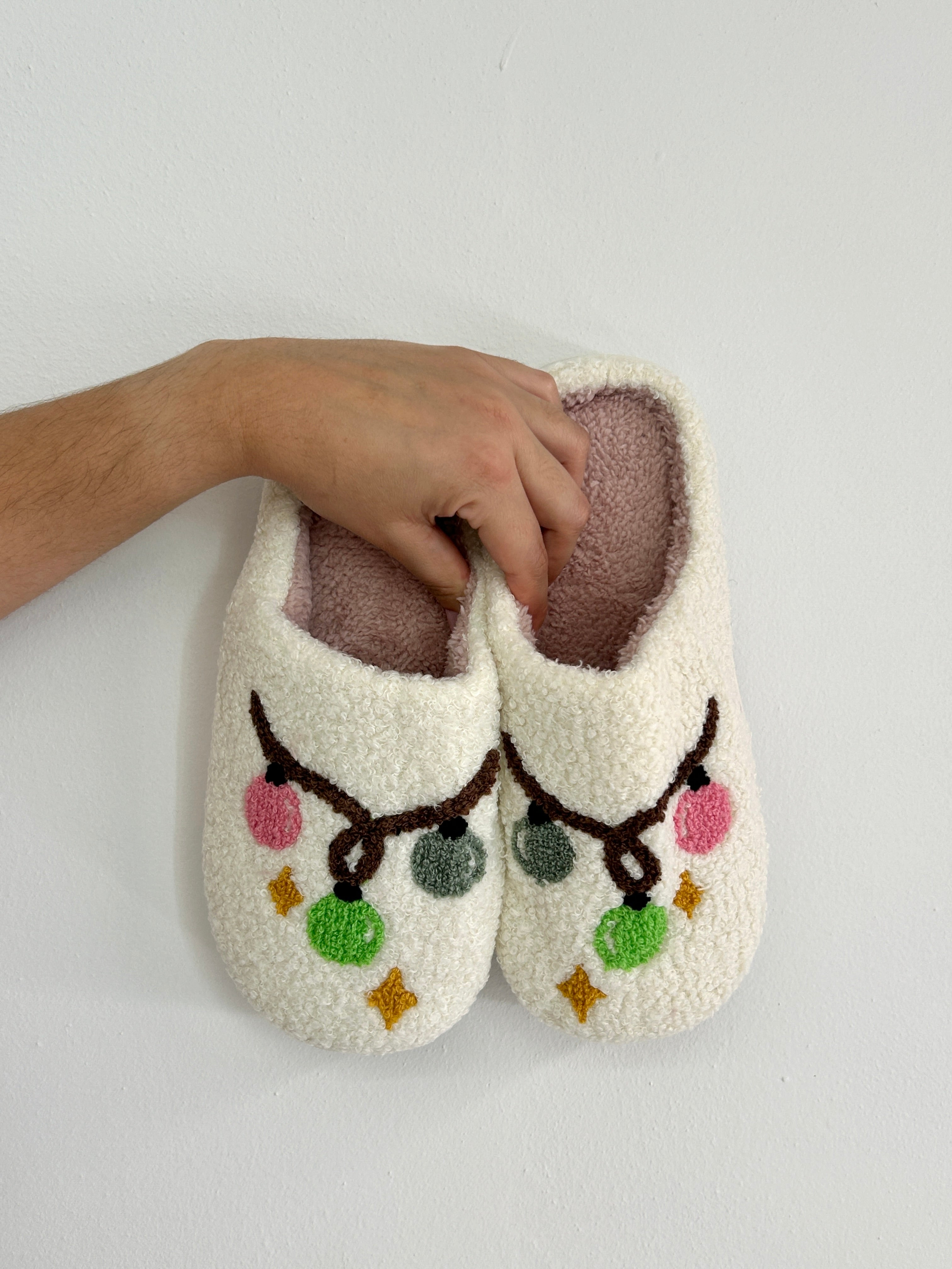 Christmas Slippers - Cuevas Closet - Accessories