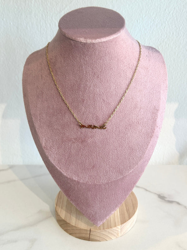 Mama Necklace - Cuevas Closet - Jewelry